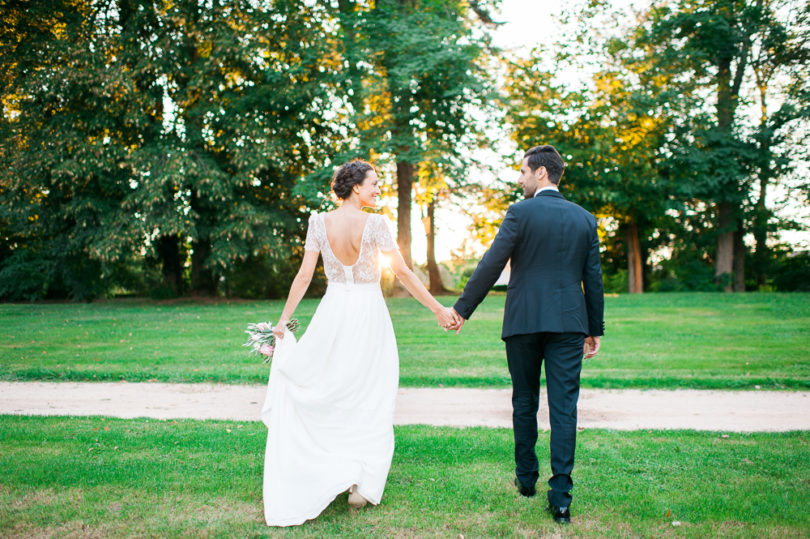 Un mariage pastel dans le Beaujolais - La mariée aux pieds nus - Photos : Marion Heurteboust