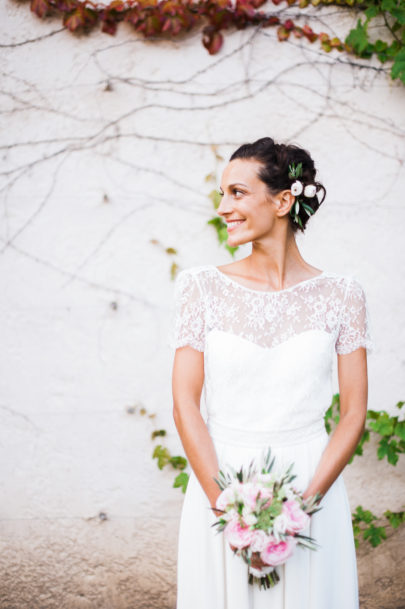 Un mariage pastel dans le Beaujolais - La mariée aux pieds nus - Photos : Marion Heurteboust