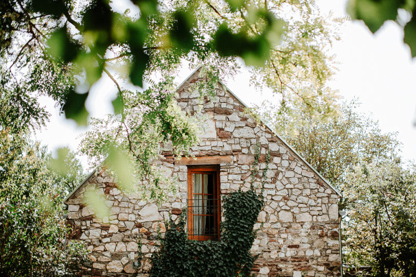 Un mariage pastel et champêtre en Hongrie - A découvrir sur le blog mariage www.lamarieeauxpiedsnus.com - Photos : Pinewood Weddings