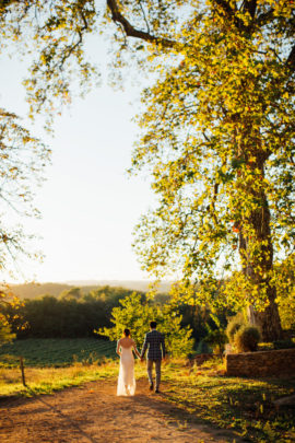 Un mariage pastel au Château Margui dans le Var - A découvrir sur www.lamarieeauxpiedsnus.com - Photos : Alex Tome Photography