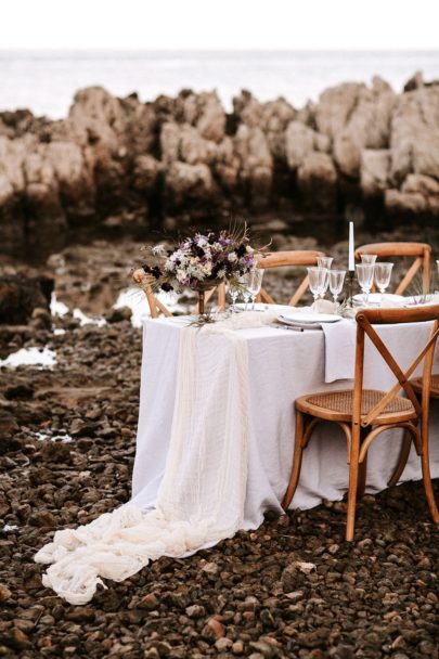 Un mariage pastel au bord de la mer - Shooting éditorial à découvrir sur le blog mariage www.lamarieeauxpiedsns.com - Photos : Pinewood Weddings