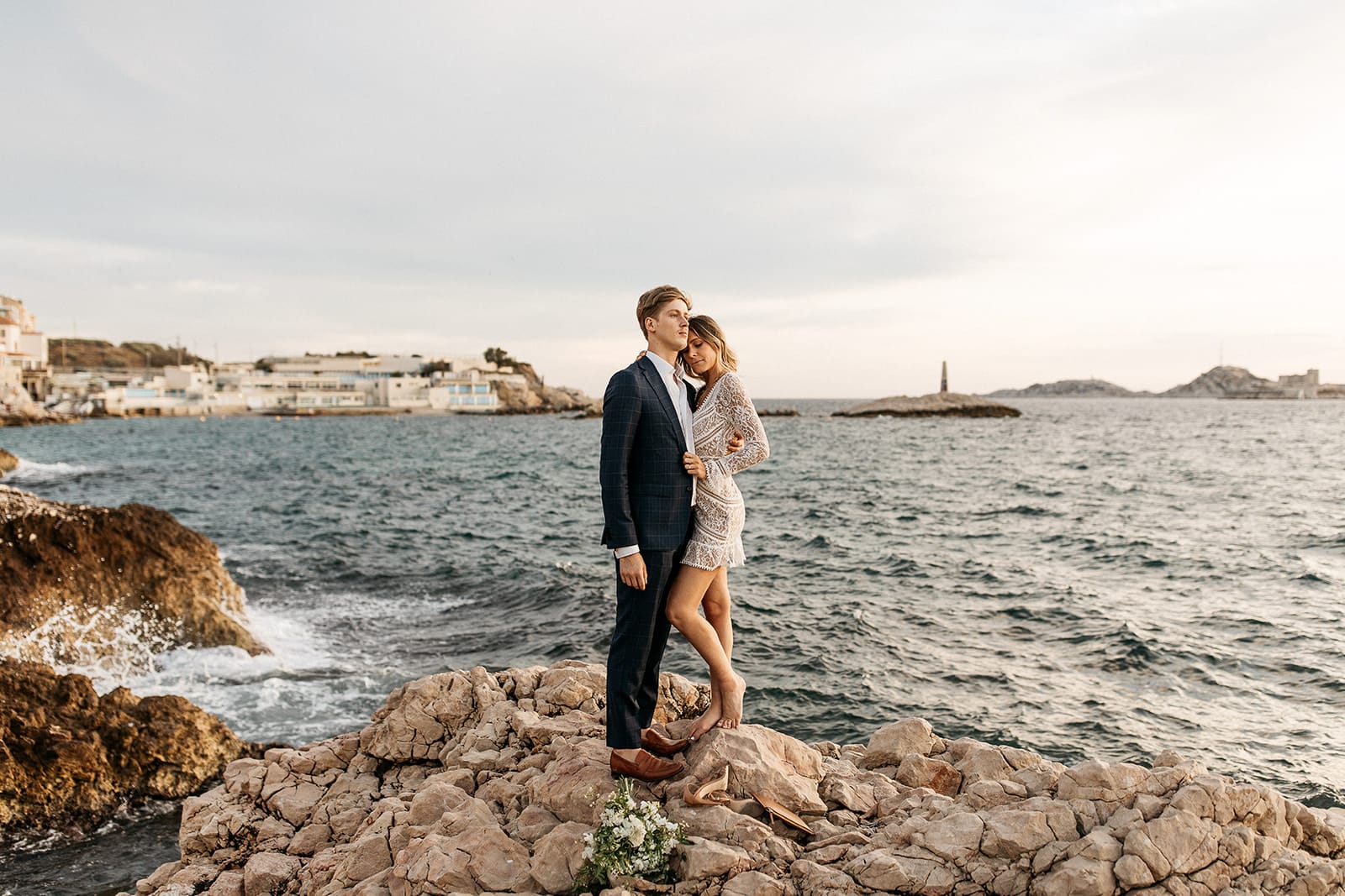 Un mariage en petit comité à Marseille - Photos : Lifestories Wedding - Blog mariage : La mariée aux pieds nus