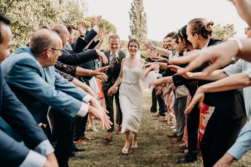 Un mariage à La Bastide des Terres dans la Drôme - Photos : Sidonie Vidal - Blog mariage : La mariée aux pieds nus