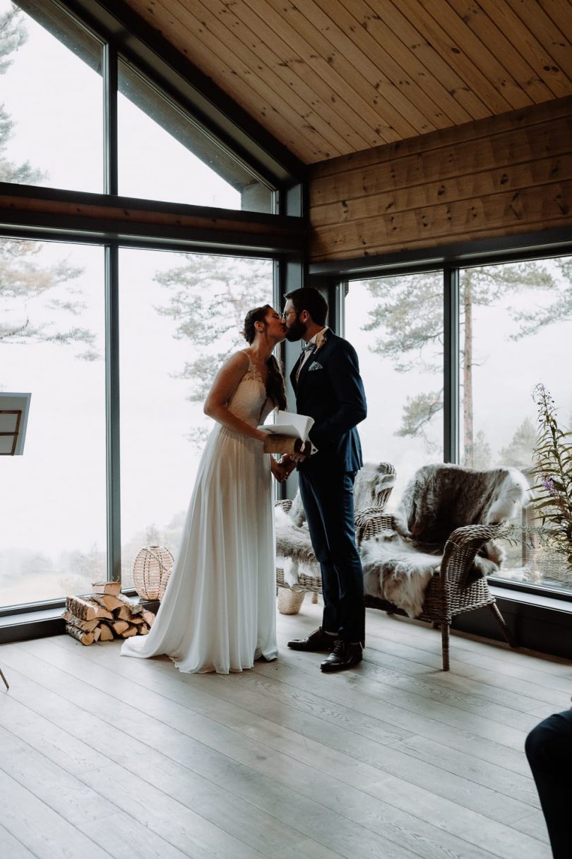 Un mariage en petit comité en Norvège - Photos : Marion Saettele - Blog mariage : La mariée aux pieds nus