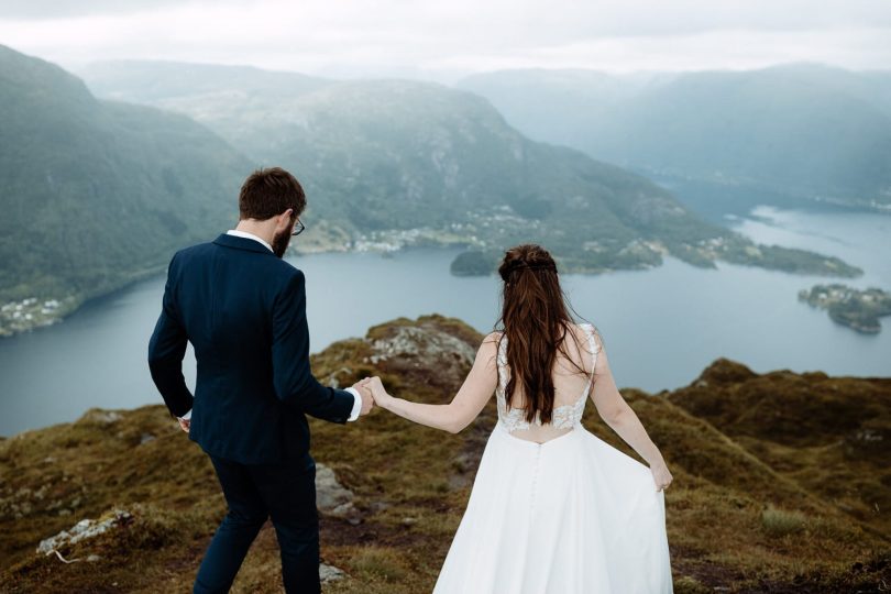 Un mariage en petit comité en Norvège - Photos : Marion Saettele - Blog mariage : La mariée aux pieds nus