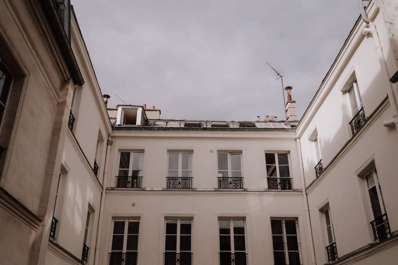 Un mariage en petit comité à Paris - Photos : Lika Banshoya - Blog mariage : La mariée aux pieds nus