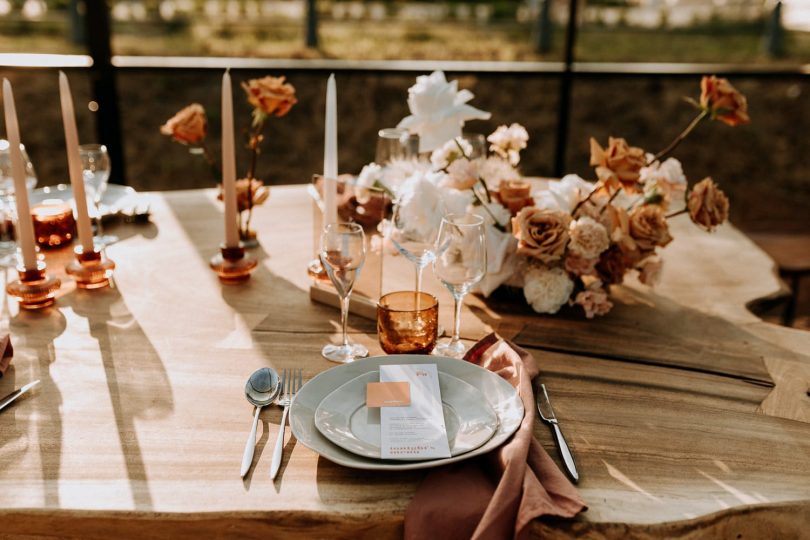 Un mariage en petit comité sur une péniche à Lille - Photographe : Anaïs Bizet - Blog mariage : La mariée aux pieds nus