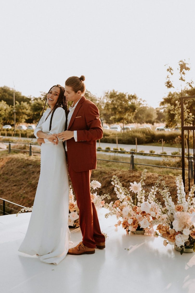 Un mariage en petit comité sur une péniche à Lille - Photographe : Anaïs Bizet - Blog mariage : La mariée aux pieds nus