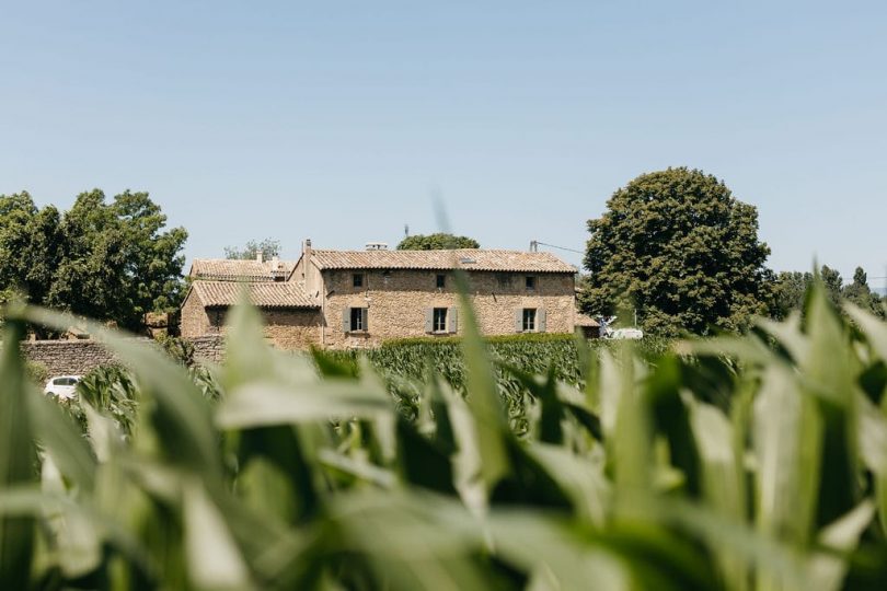 Un mariage en petit comité en Provence - Photos : Clément Minair - Blog mariage : La mariée aux pieds nus