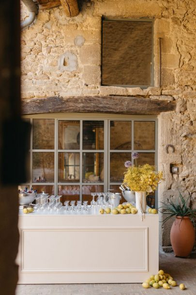 Un mariage en petit comité en Provence - Photos : Clément Minair - Blog mariage : La mariée aux pieds nus