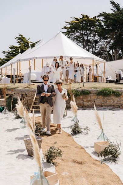 Un mariage sur la plage à Carnac en Bretagne - Photos : Arthur Joncour - Blog mariage : La mariée aux pieds nus