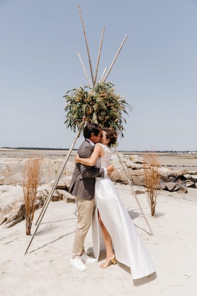 Un mariage sur la plage à Carnac en Bretagne - Photos : Arthur Joncour - Blog mariage : La mariée aux pieds nus