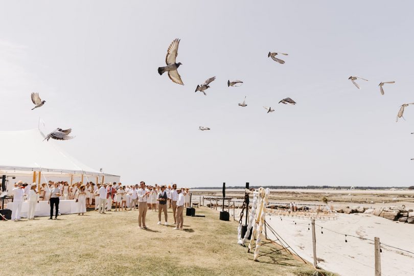 Un mariage sur la plage à Carnac en Bretagne - Photos : Arthur Joncour - Blog mariage : La mariée aux pieds nus