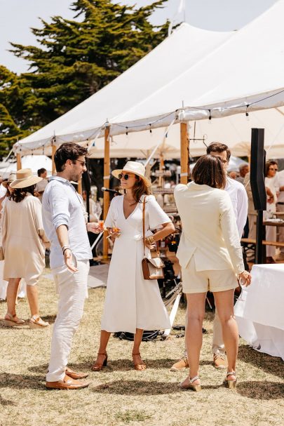 Un mariage sur la plage à Carnac en Bretagne - Photos : Arthur Joncour - Blog mariage : La mariée aux pieds nus