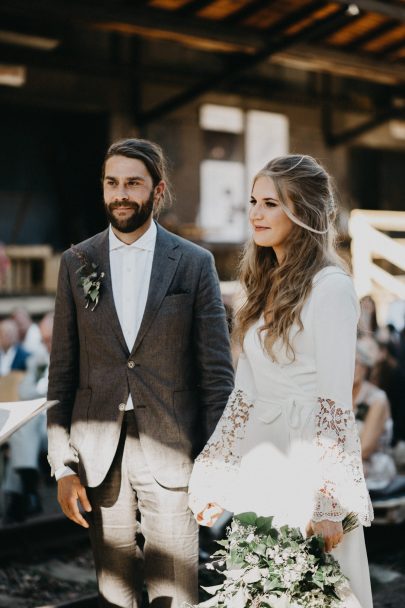 Cérémonie dans une gare désaffectée à Prague - La mariée aux pieds nus