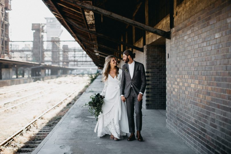 Cérémonie dans une gare désaffectée à Prague - La mariée aux pieds nus