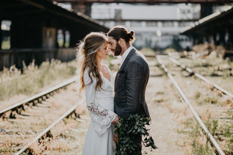 Cérémonie dans une gare désaffectée à Prague - La mariée aux pieds nus