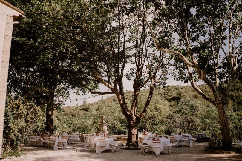 Un mariage au Prieuré de Badasset en Provence - Photos : Caroline Robi - Blog mariage : La mariée aux pieds nus