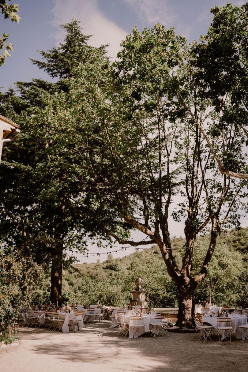 Un mariage au Prieuré de Badasset en Provence - Photos : Caroline Robi - Blog mariage : La mariée aux pieds nus