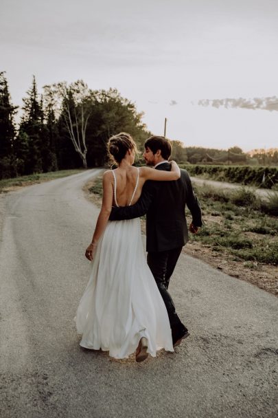 Un mariage bohème près d'Avignon en Provence - Photos : Alexandra Maldémé - Organisation et décoration : Artis Evenement - Blog mariage : La mariée aux pieds nus