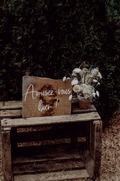 Un mariage bohème près d'Avignon en Provence - Photos : Alexandra Maldémé - Organisation et décoration : Artis Evenement - Blog mariage : La mariée aux pieds nus