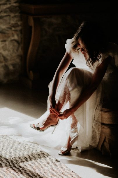 Un mariage chic au Domaine des Grottes en Provence - Photo et vidéo : Pinewood Weddings - Blog mariage : La mariée aux pieds nus