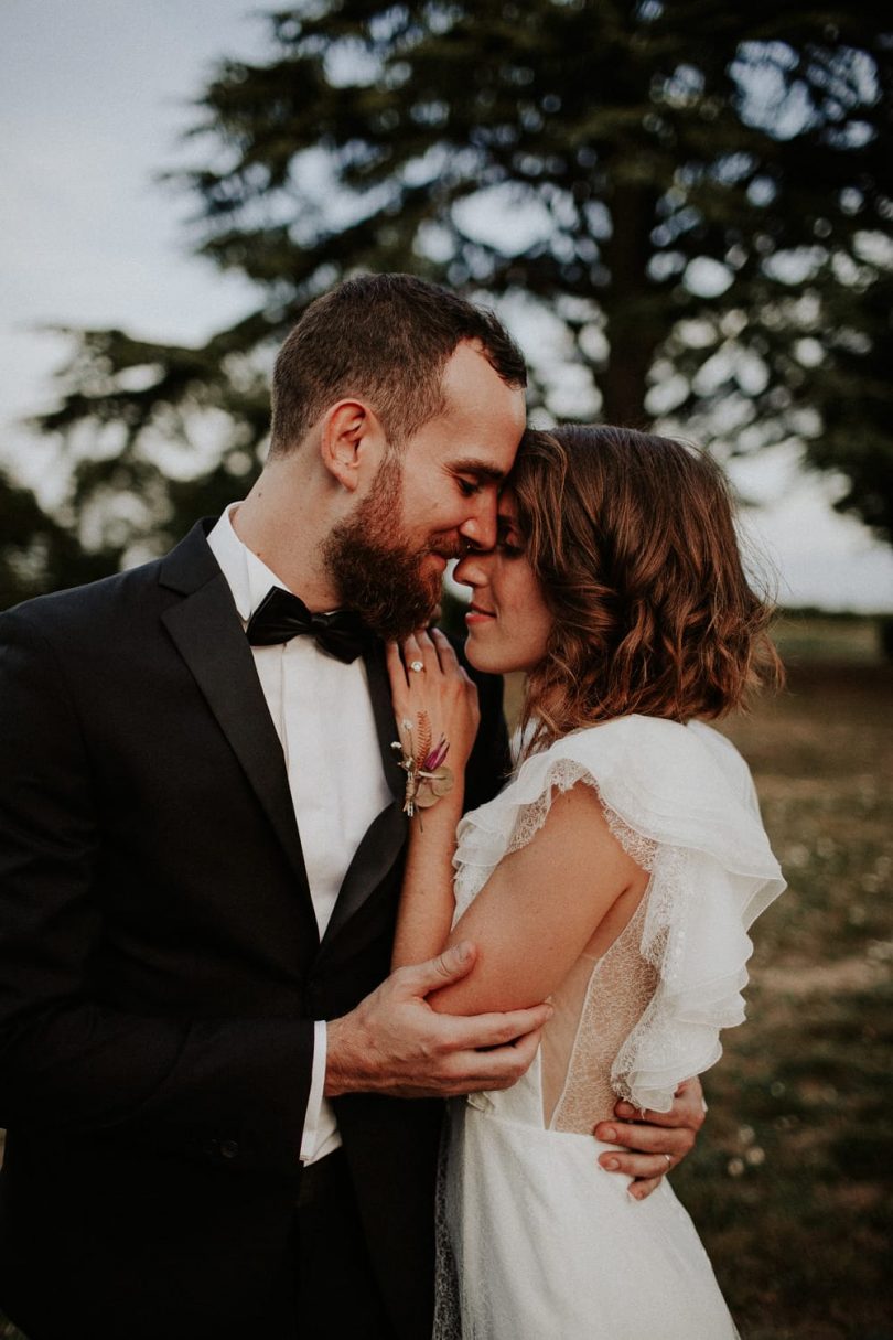 Un mariage chic au Domaine des Grottes en Provence - Photo et vidéo : Pinewood Weddings - Blog mariage : La mariée aux pieds nus