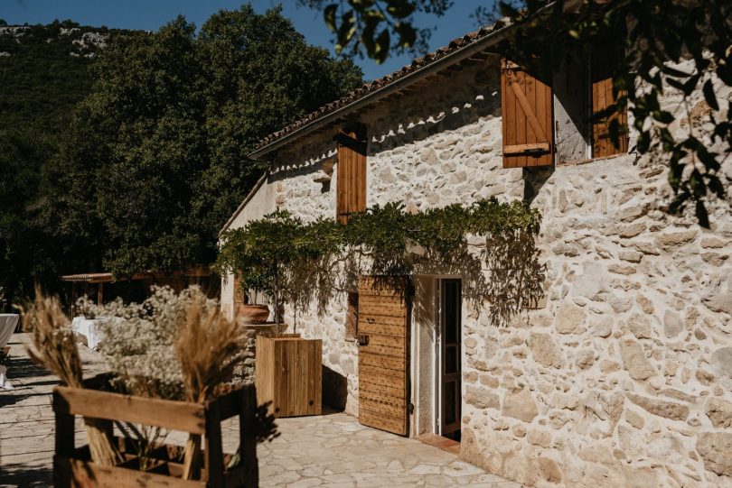 Un mariage en Provence - Photos : Lucie Allard Photography - Blog mariage : La mariée aux pieds nus