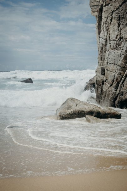 Un mariage sur la côte sauvage de Quiberon - La mariée aux pieds nus