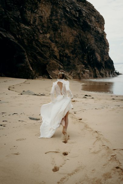 Un mariage sur la côte sauvage de Quiberon - La mariée aux pieds nus