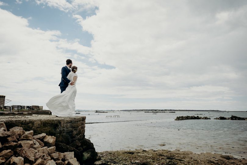 Un mariage sur la côte sauvage de Quiberon - La mariée aux pieds nus