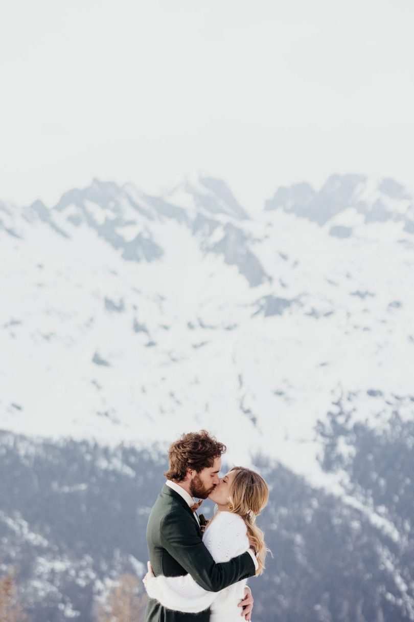 Un mariage en hiver au Refuge du Montenvers à Chamonix - Photos : Capyture - Blog mariage : La mariée aux pieds nus