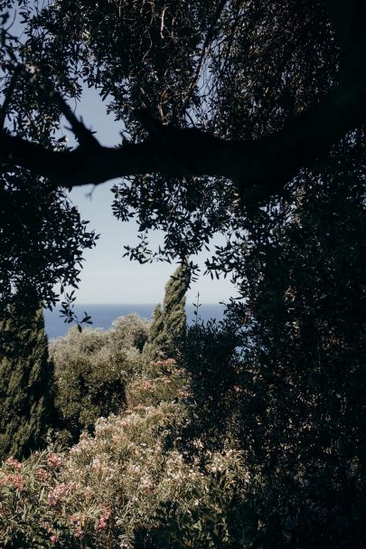 Un mariage au Rocher de Punta di Spano en Corse - Photos : Arthur Joncour - Blog mariage : La mariée aux pieds nus