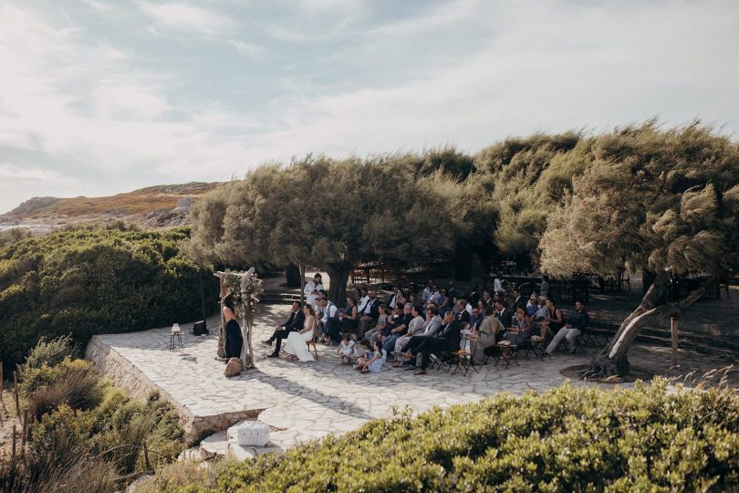 Un mariage au Rocher de Punta di Spano en Corse - Photos : Arthur Joncour - Blog mariage : La mariée aux pieds nus