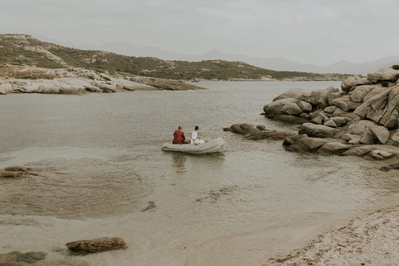 Un mariage au Rocher Lumio en Corse - Photos : David Maire - Blog mariage : La mariée aux pieds nus