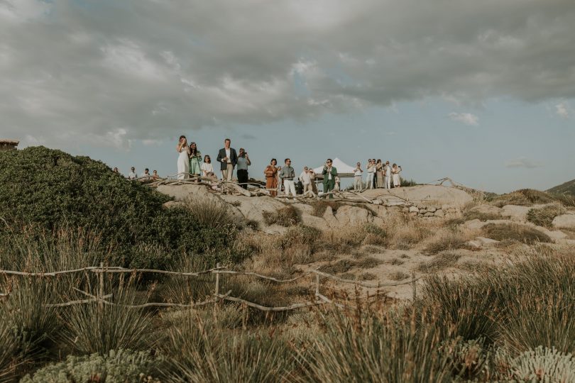 Un mariage au Rocher Lumio en Corse - Photos : David Maire - Blog mariage : La mariée aux pieds nus