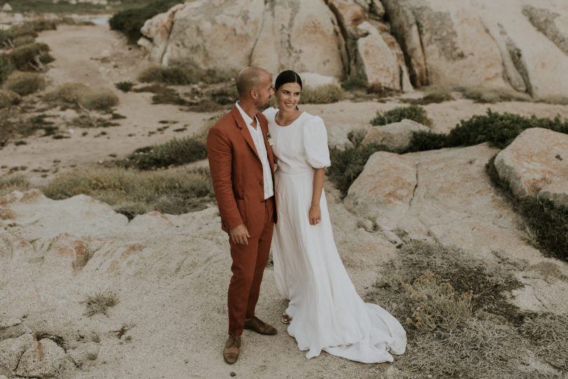 Un mariage au Rocher Lumio en Corse - Photos : David Maire - Blog mariage : La mariée aux pieds nus