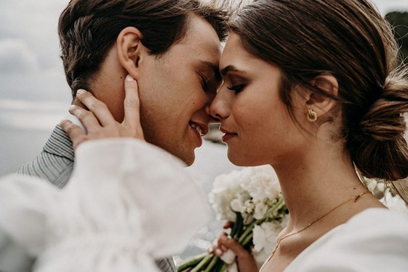 Un mariage à l'Hôtel des Roches Blanches sur la Côte d'Azur - Photos : Lorenzo Accardi - Blog mariage : La mariée aux pieds nus