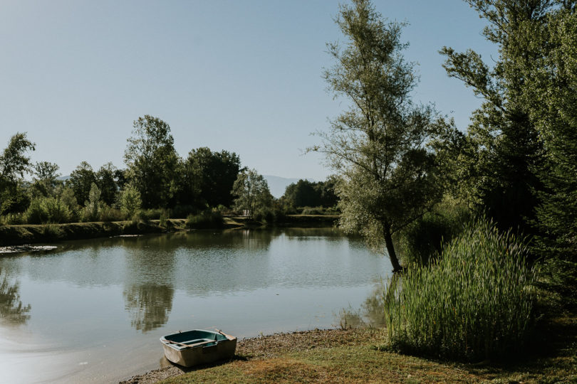 Un mariage rock dans le jardin de la maison familiale - A découvrir sur le blog mariage www.lamarieeauxpiedsnus.com - Photos : Benjamin Le Du Photography