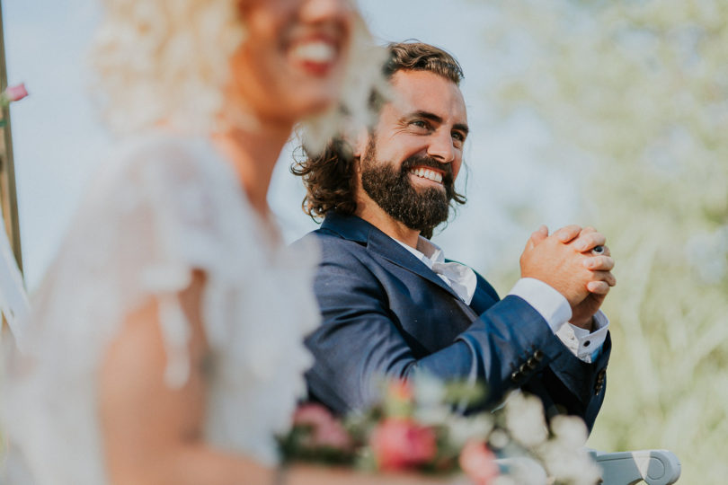 Un mariage rock dans le jardin de la maison familiale - A découvrir sur le blog mariage www.lamarieeauxpiedsnus.com - Photos : Benjamin Le Du Photography