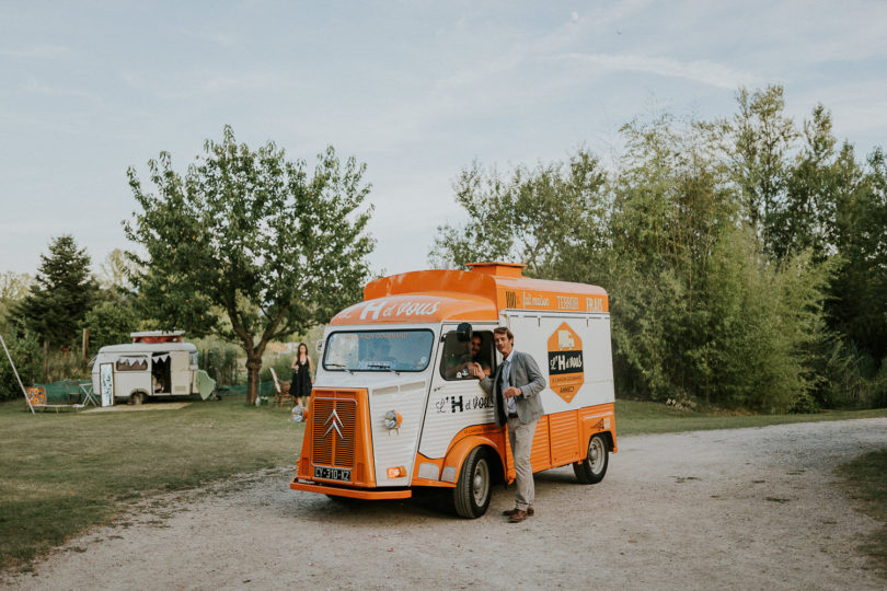 Un mariage rock dans le jardin de la maison familiale - A découvrir sur le blog mariage www.lamarieeauxpiedsnus.com - Photos : Benjamin Le Du Photography