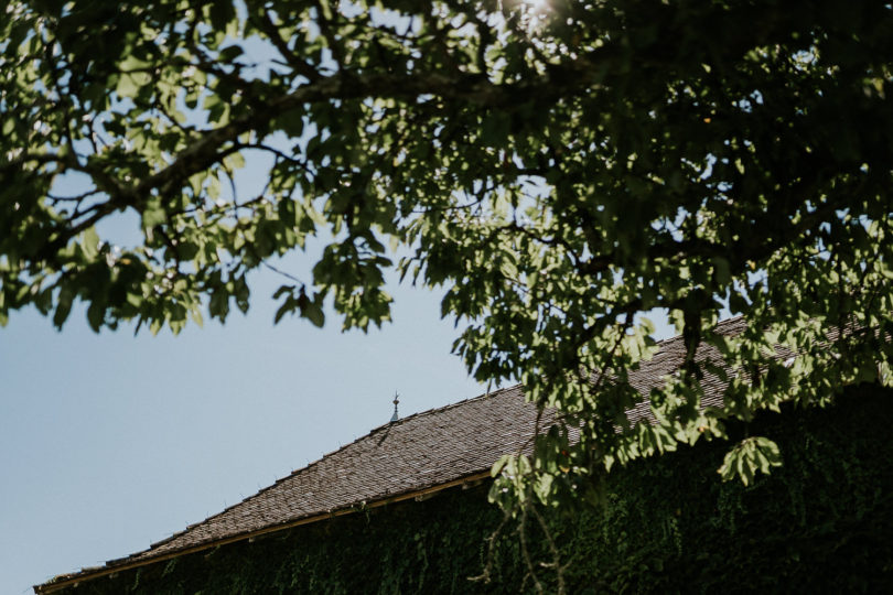 Un mariage rock dans le jardin de la maison familiale - A découvrir sur le blog mariage www.lamarieeauxpiedsnus.com - Photos : Benjamin Le Du Photography