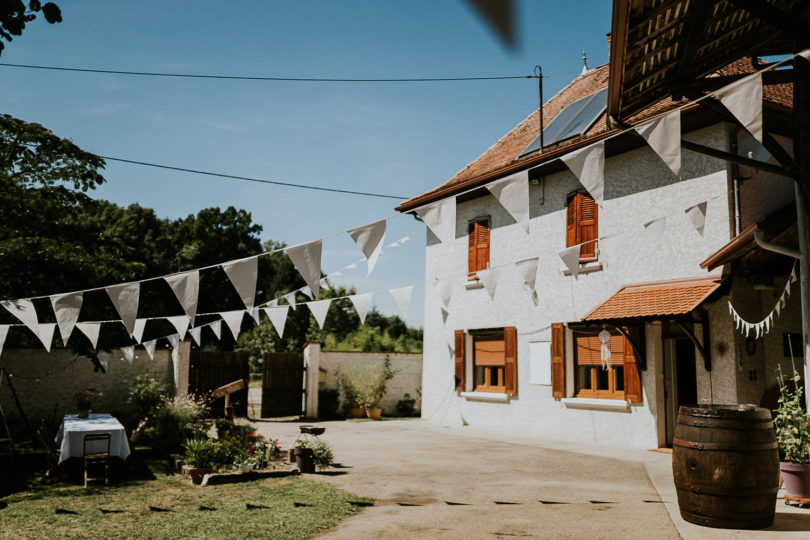 Un mariage rock dans le jardin de la maison familiale - A découvrir sur le blog mariage www.lamarieeauxpiedsnus.com - Photos : Benjamin Le Du Photography