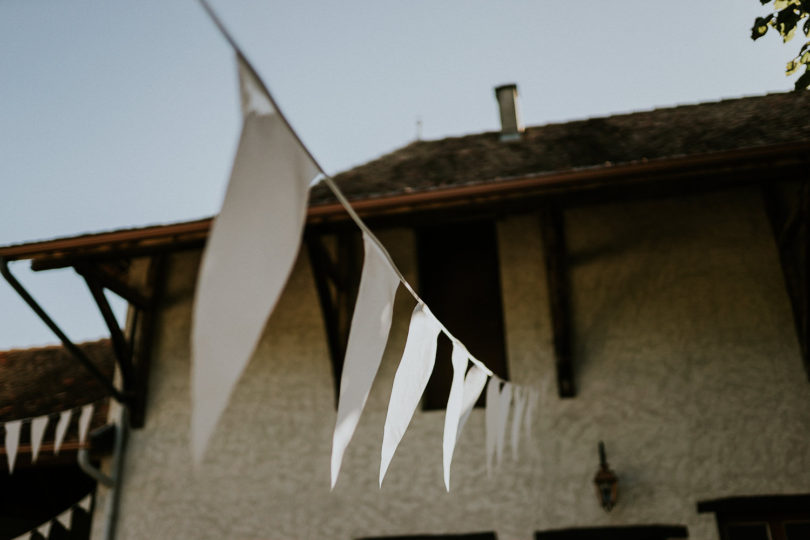 Un mariage rock dans le jardin de la maison familiale - A découvrir sur le blog mariage www.lamarieeauxpiedsnus.com - Photos : Benjamin Le Du Photography