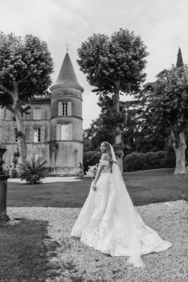 Un mariage romantique au Château de Robernier en Provence - Photos : Martina Skrobot - Blog mariage : La mariée aux pieds nus