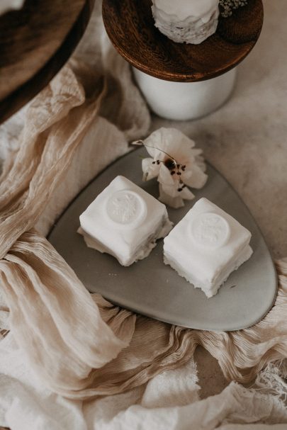 Un mariage romantique et délicat - Photos : Fanni Hermann - Blog mariage : La mariée aux pieds nus