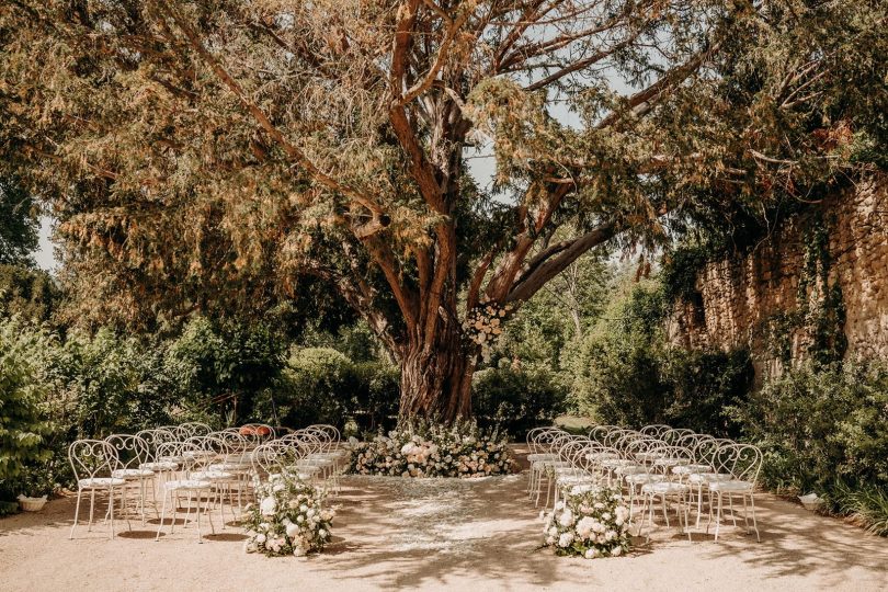 Un mariage romantique en petit comité en Provence - Photos : Sidonie Vidal - Blog mariage : La mariée aux pieds nus