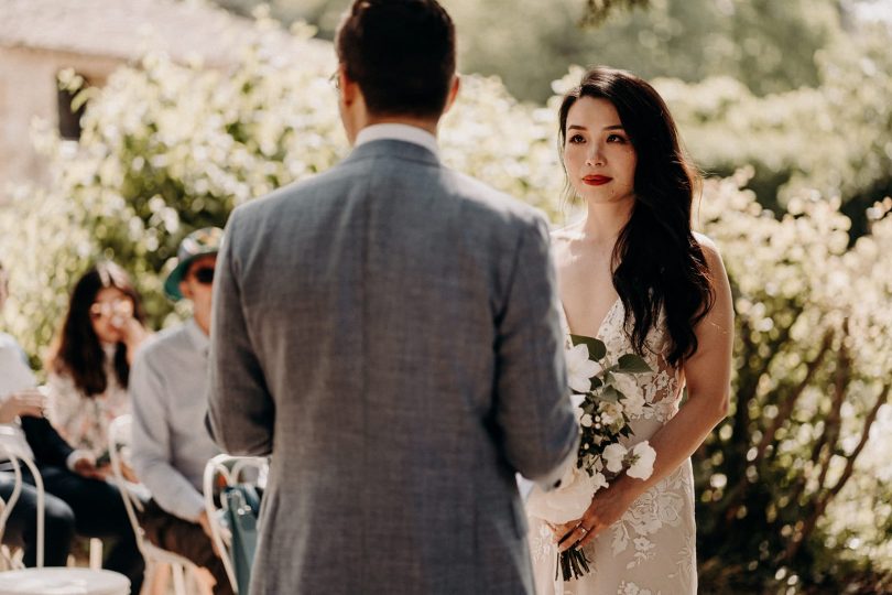 Un mariage romantique en petit comité en Provence - Photos : Sidonie Vidal - Blog mariage : La mariée aux pieds nus