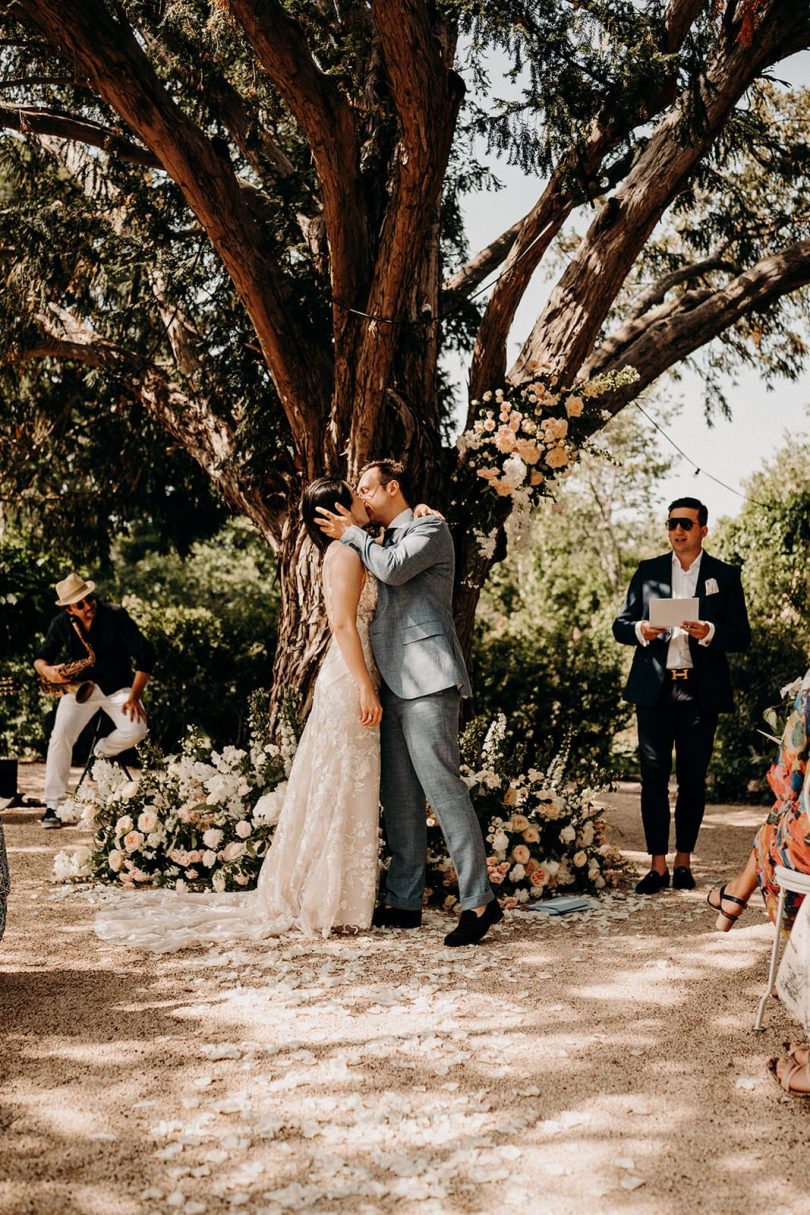 Un mariage romantique en petit comité en Provence - Photos : Sidonie Vidal - Blog mariage : La mariée aux pieds nus