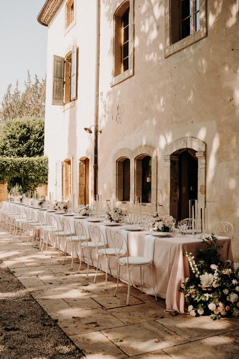 Un mariage romantique en petit comité en Provence - Photos : Sidonie Vidal - Blog mariage : La mariée aux pieds nus